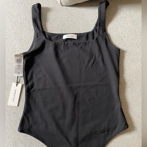 NWT Aritzia Contour Tank, M